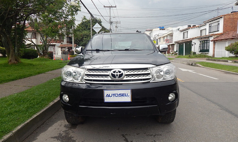 Toyota Fortuner 2.7L...