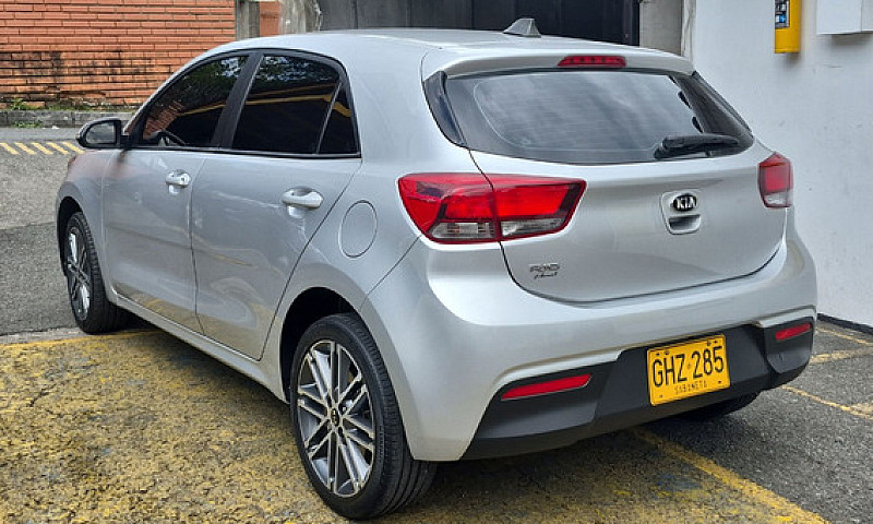 Kia Rio 1.4 Vibrant ...