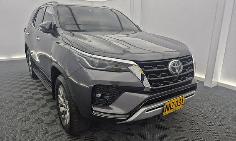 Toyota Fortuner 2.4 ...