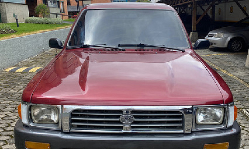 Toyota Hilux 2.4L 11...
