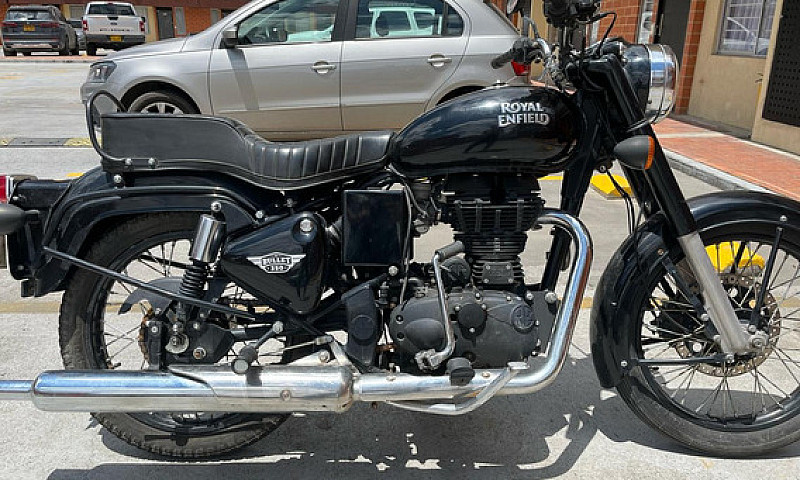 Royal Enfield Bullet...