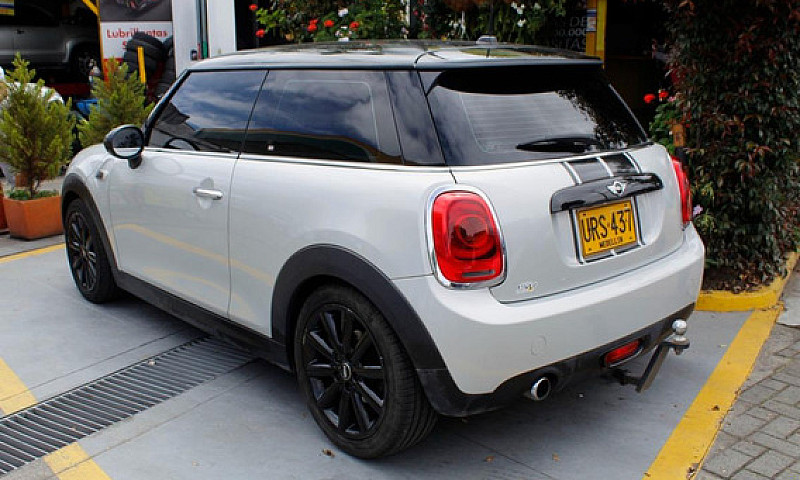 Mini Cooper 1.5 At...