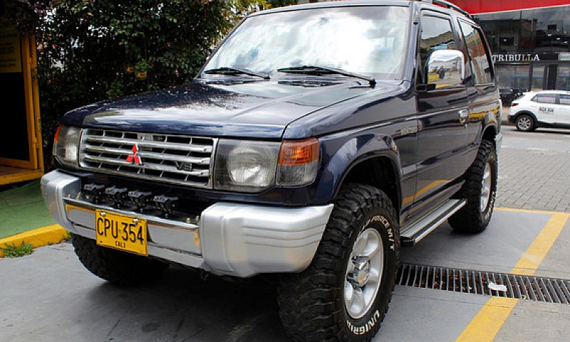 Mitsubishi Montero H...