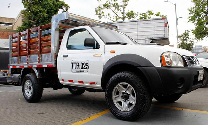 Nissan Frontier D22 ...
