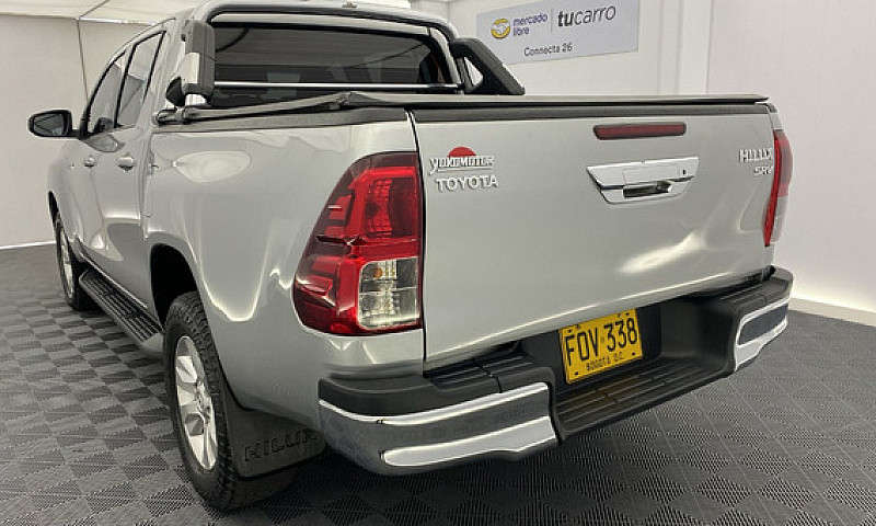 Toyota Hilux 2.8L...