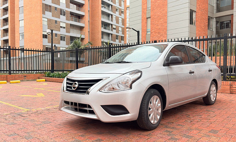 Nissan Versa 1.6 Sen...