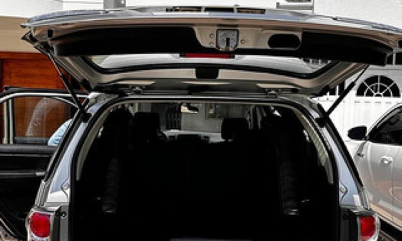 Toyota Fortuner 2.7L...