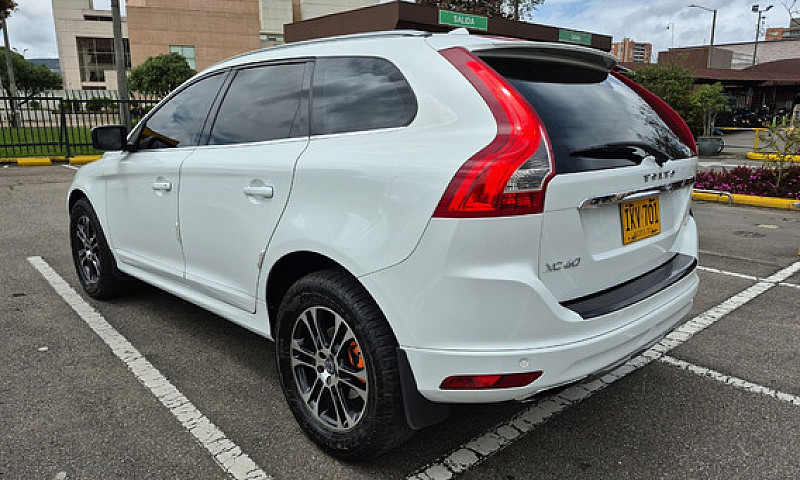 Volvo Xc60 2.5 T5  S...