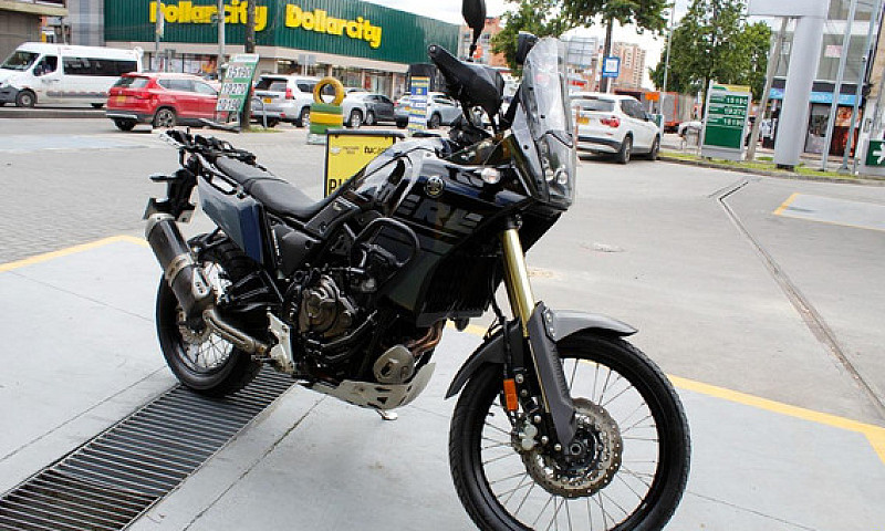 Moto Yamaha Tenere 7...