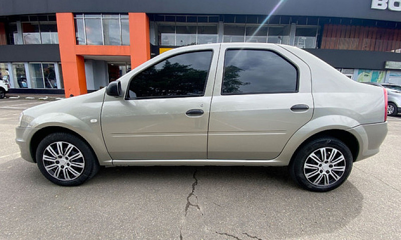 Renault Logan Famili...