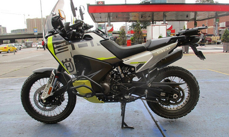 Moto Husqvarna Norde...