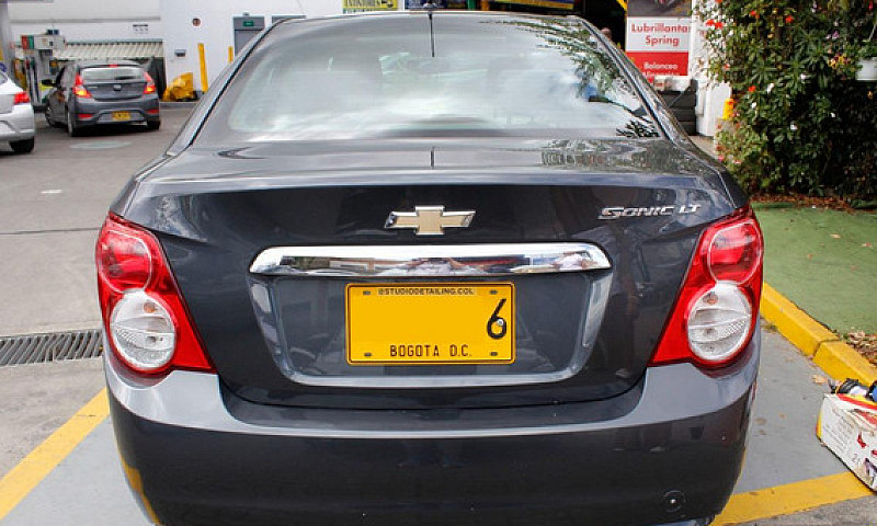 Chevrolet Sonic 1.6 ...