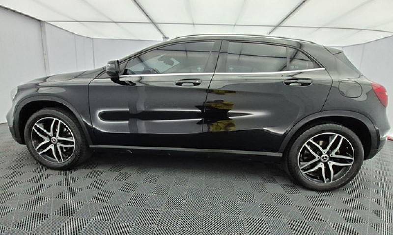 Mercedes-Benz Gla 20...