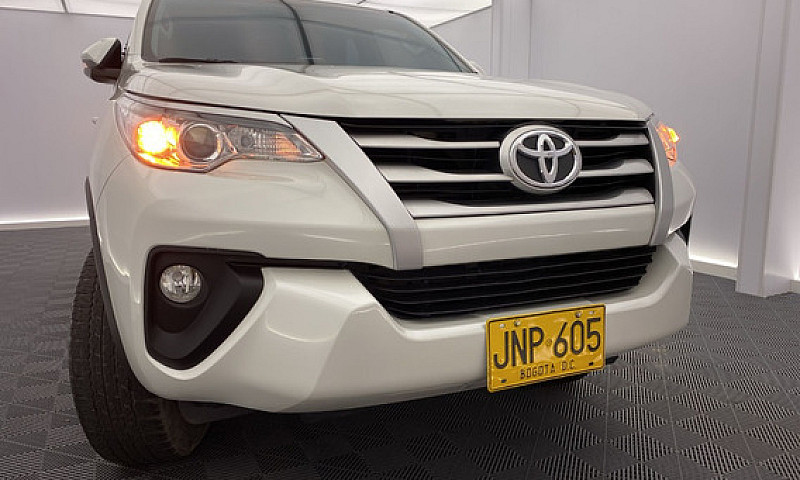 Toyota Fortuner 2.4 ...