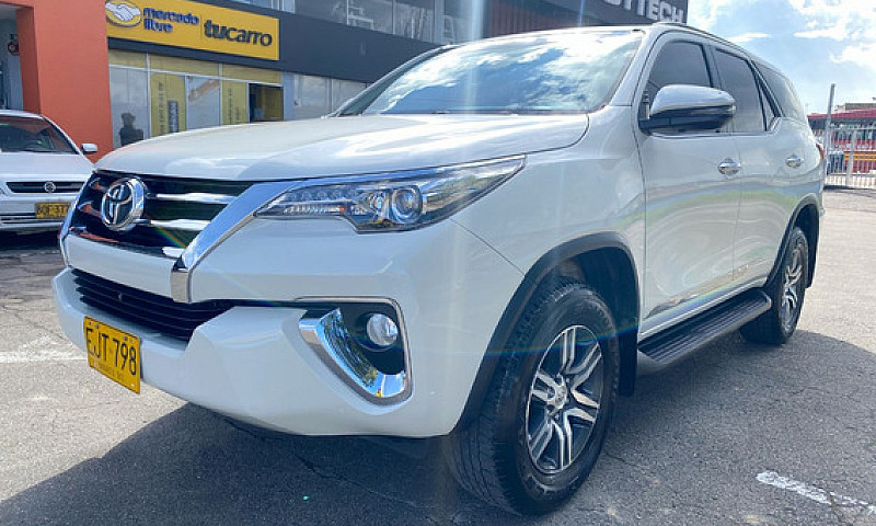 Toyota Fortuner Srv ...