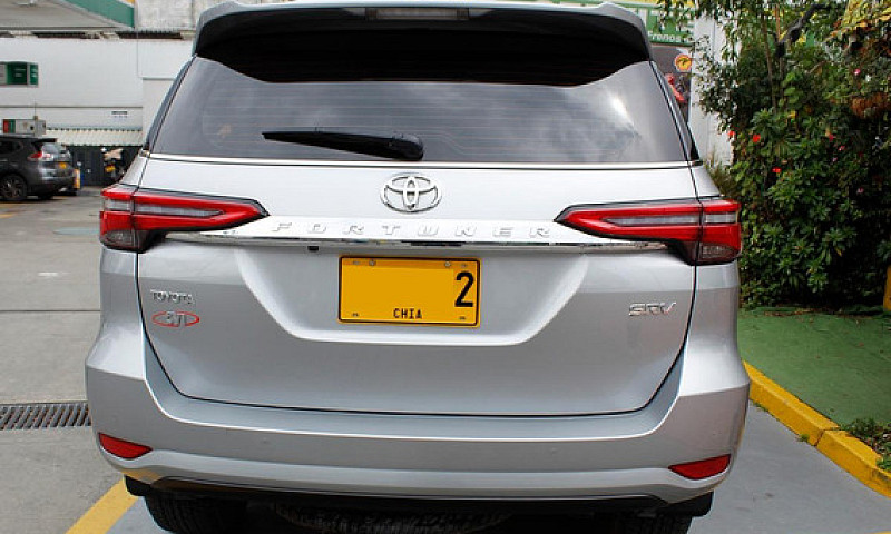 Toyota Fortuner Srv ...