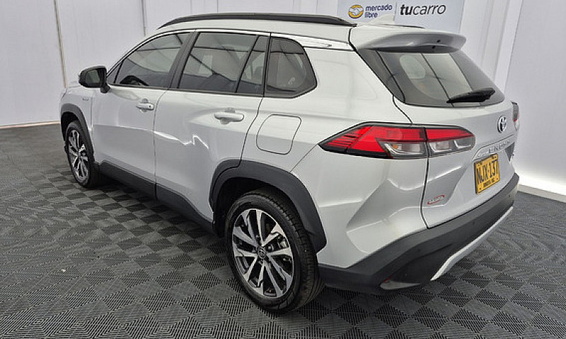 Toyota Corolla Cross...