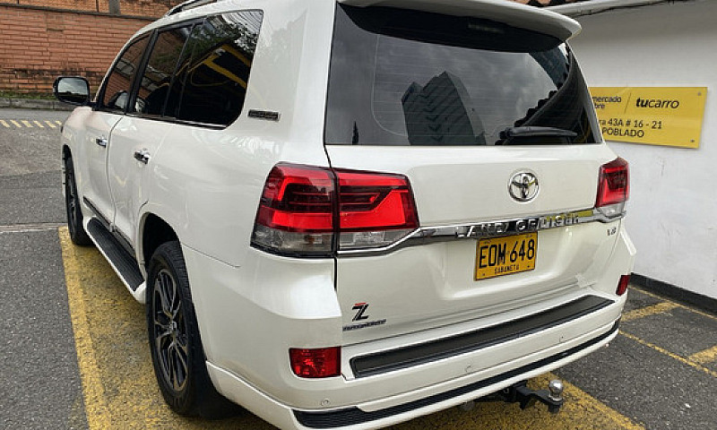 Toyota Land Cruiser ...