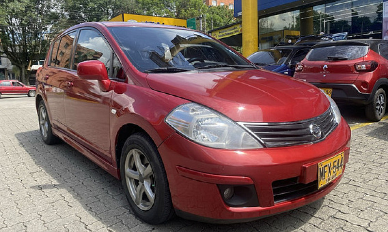 Nissan Tiida 1.8 Emo...