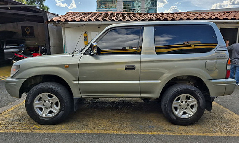 Toyota Prado Lc 90 2...
