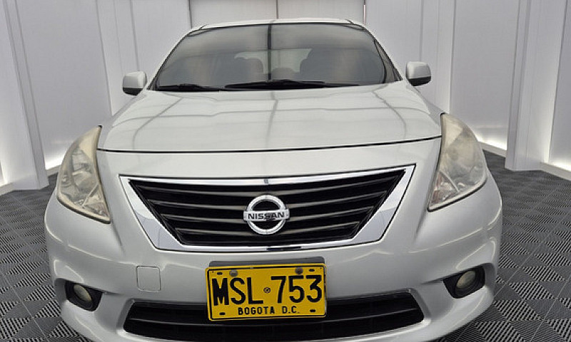 Nissan Versa 1.6 Sen...