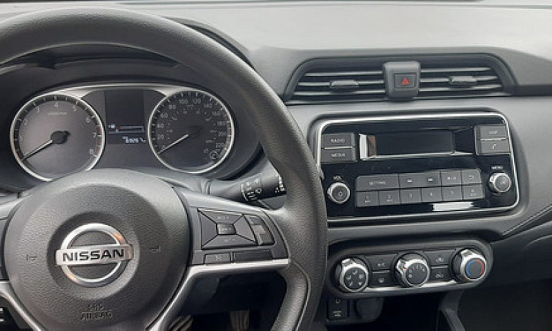 Nissan Versa Sense A...