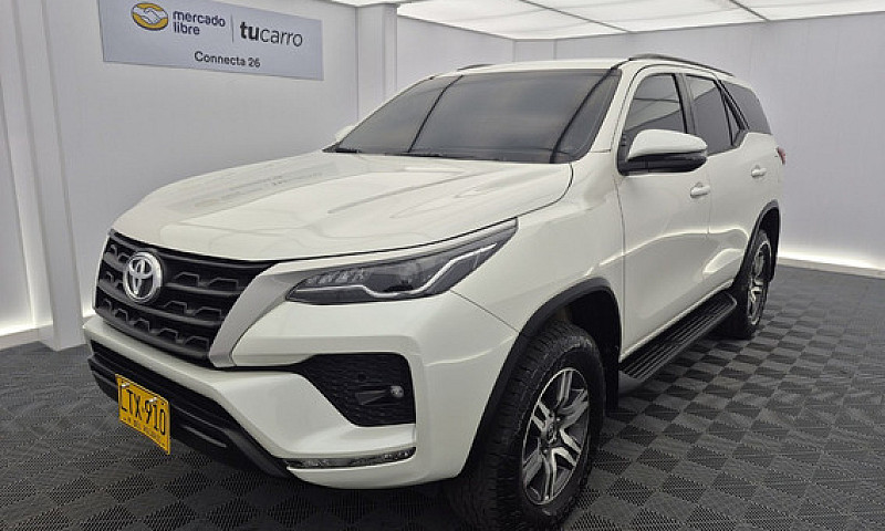 Toyota Fortunner 2.4...