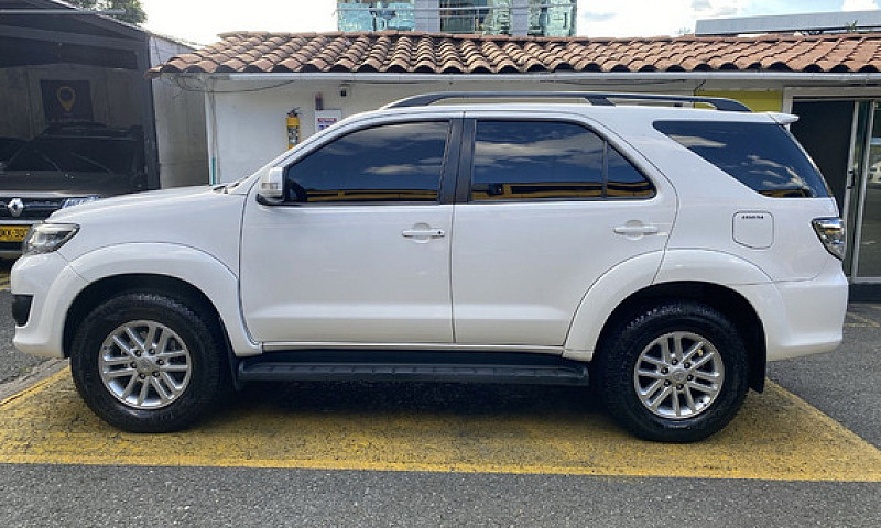 Toyota Fortuner 2.7 ...