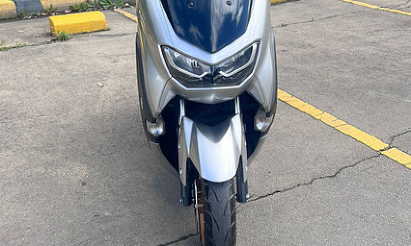 Yamaha Nmax Connecte...