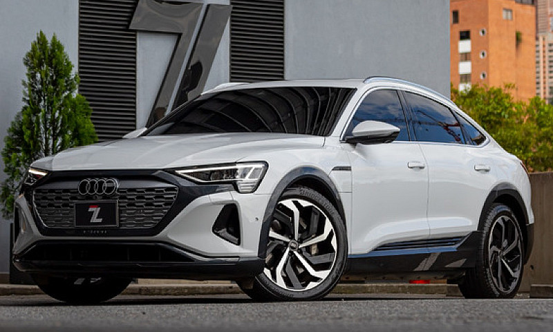 Audi Q8 E-Tron Quatr...