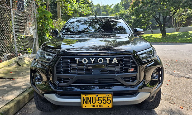 Toyota Hilux 2.8 Grs...