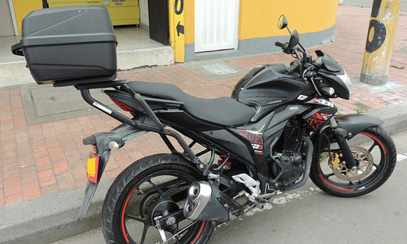 Motocicleta Gixxer 1...