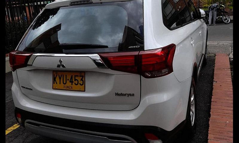 Mitsubishi Outlander...