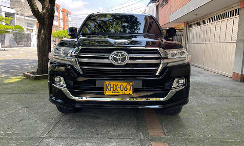 Toyota Land Cruiser ...