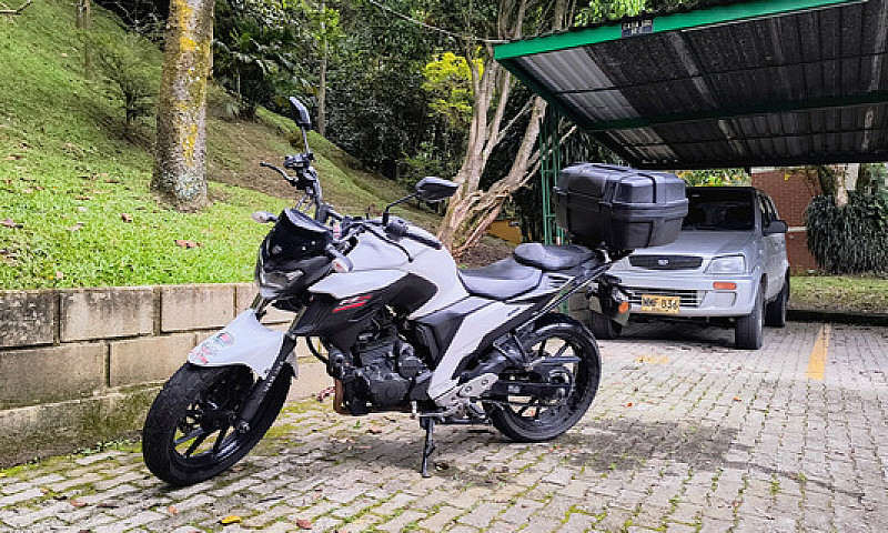 Yamaha Fz25 Modelo 2...