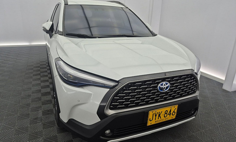 Toyota Corolla Cross...