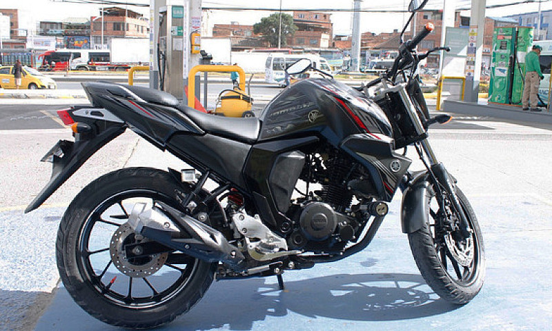 Yamaha Fzs 150 Model...