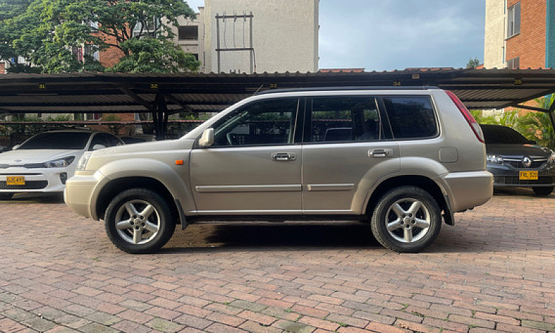 Nissan X-Trail 2.5 X...
