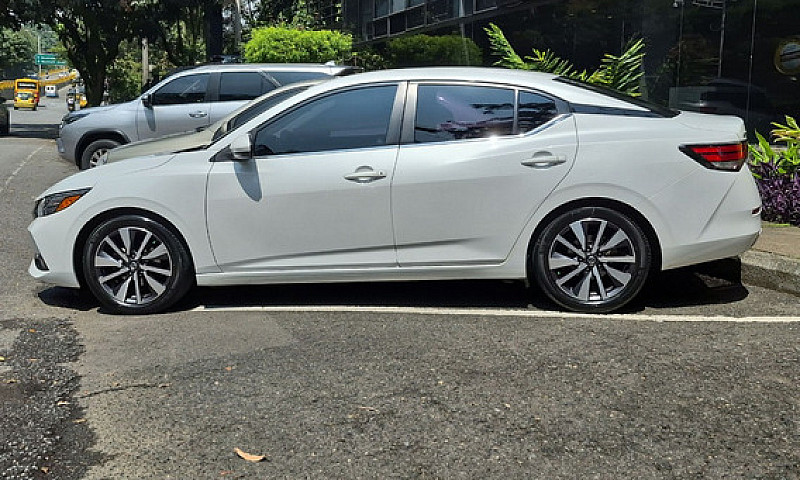 Nissan Sentra 2.0 B1...