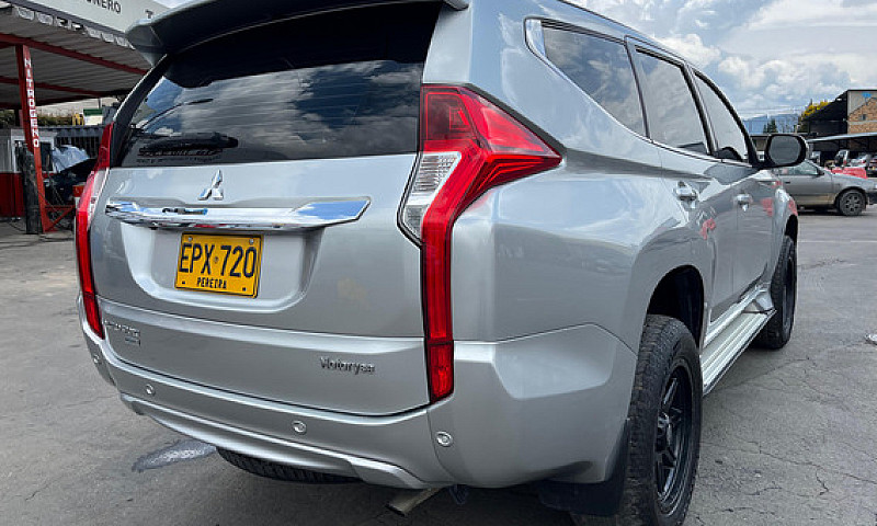 Mitsubishi Montero S...