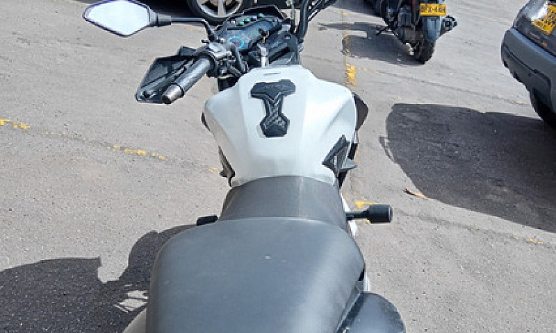 Se Vende Moto Akt Cr...
