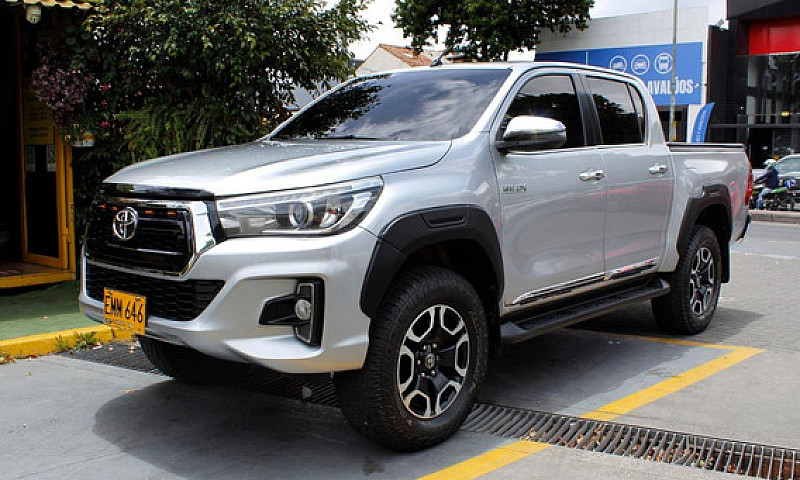 Toyota Hilux Srv 201...