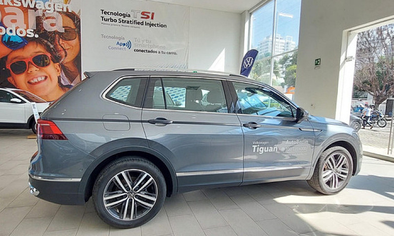 Volkswagen Tiguan El...