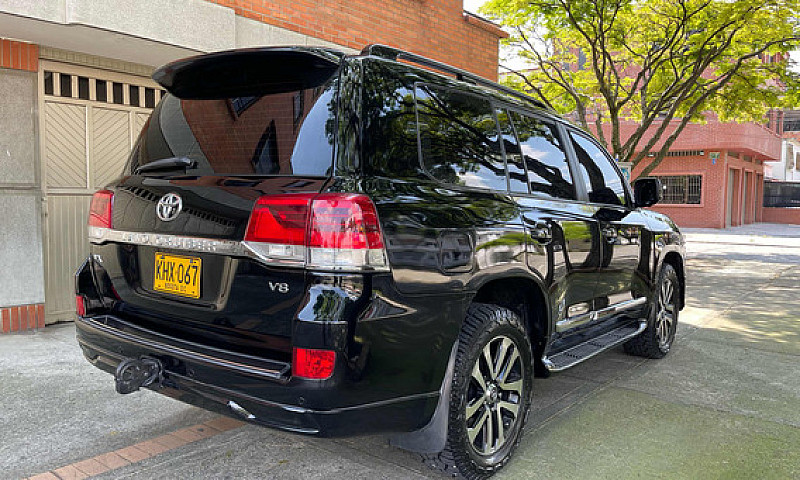 Toyota Land Cruiser ...