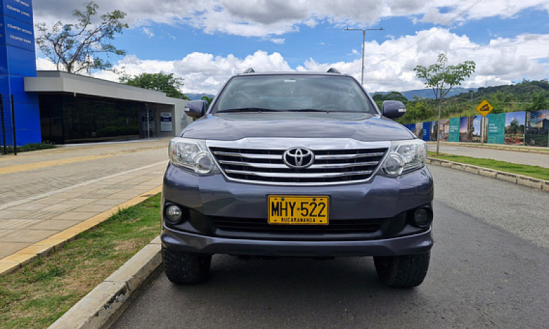 Toyota Fortuner 2.7L...