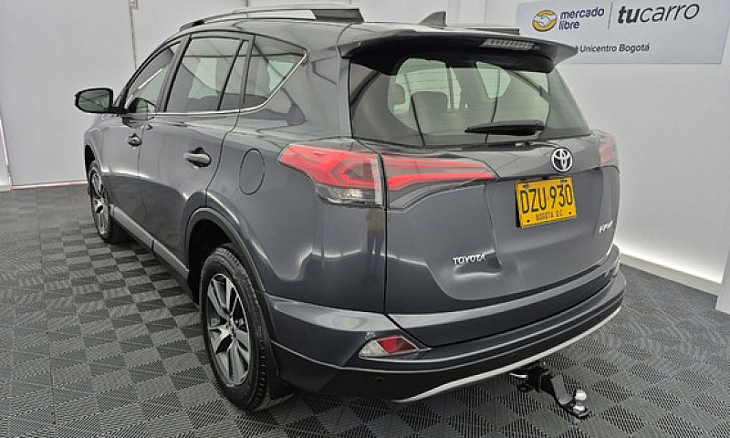 Toyota Rav4 2.0 Stre...