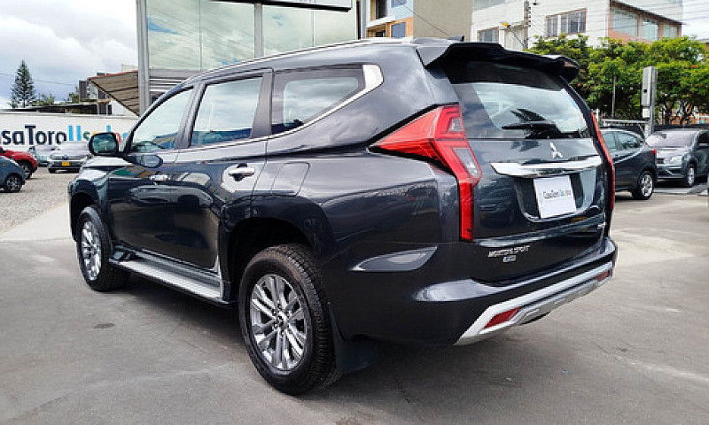 Mitsubishi Montero 3...