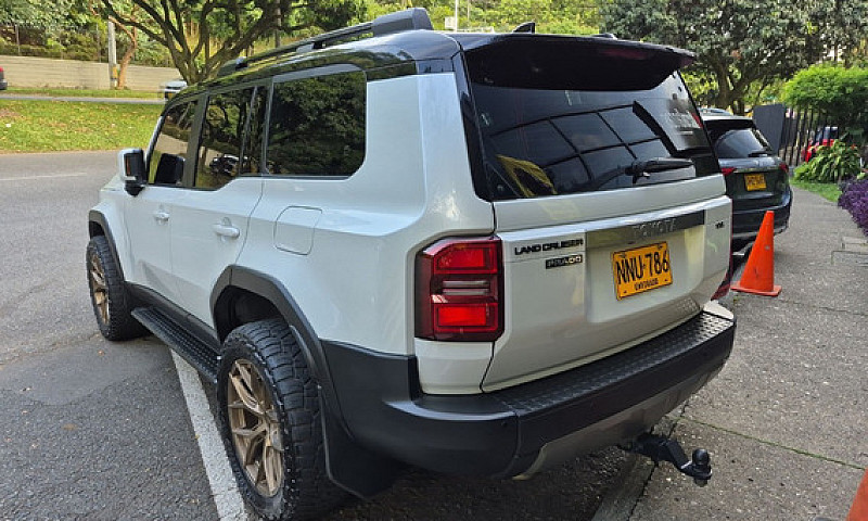Toyota Land Cruiser ...
