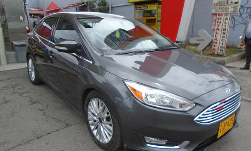 Ford Focus 2.0 Titan...