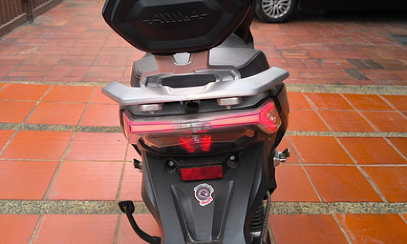 1800 Watts, Frenos D...